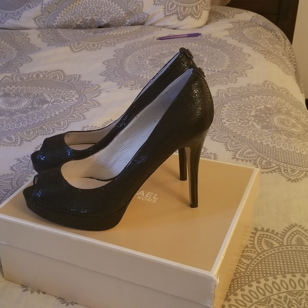 Womens size 9 black Michael Kors peep toe heel